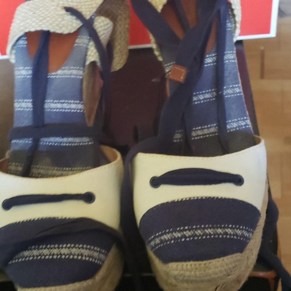 Shoes - Picture 2 of 3